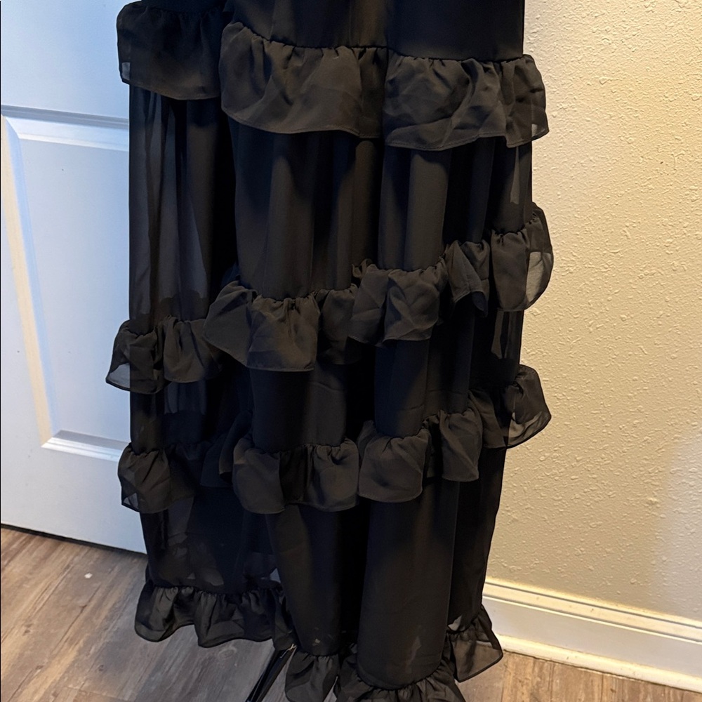 Chic Black Ruffle Prom Dress - Picture 3 of 8
